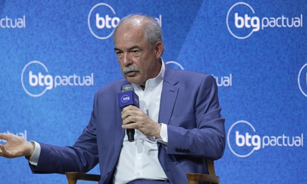 Mercadante quer BNDES a 2% do PIB, pede ‘pacto’ entre empresários e af