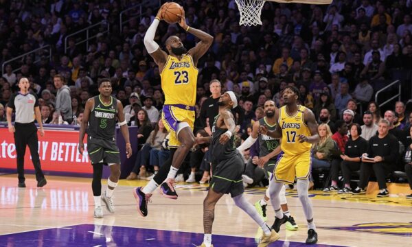 Ex-CEO da Disney e fundador da Thrive Capital compram Los Angeles Lakers por mais de US$ 12 bi, diz TV