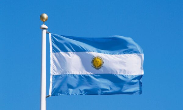 Uma em cada três famílias está endividada na Argentina