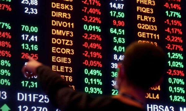 Ibovespa sob pressão: analista aponta os gatilhos que podem trazer estrangeiros de volta
