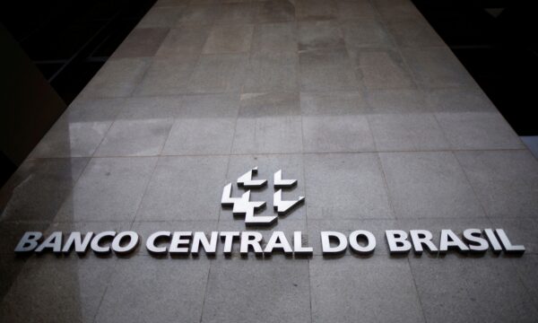 Economistas voltam a reduzir as projeções da Selic e inflação; confira o Focus desta segunda-feira (3)