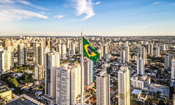 IA pode adicionar quase R$ 1 trilhão ao PIB brasileiro até 2030, diz e