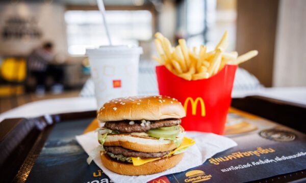 Disney+ libera cupom de 30% para pedir McDonald’s pelo app; veja como