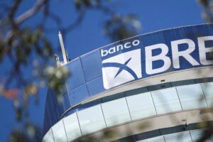 PF aponta mais diretores do BRB envolvidos em caso Master e pede prazo