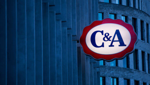 C&A (CEAB3) lucra R$ 130,1 milhões no 2T26, alta de 4,3% no ano