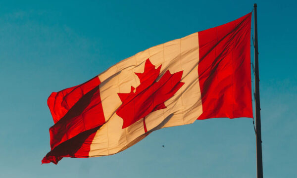 Canadá anuncia tarifas retaliatórias sobre produtos dos EUA no valor de US$ 20 bilhões