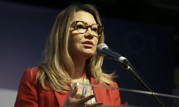 Janja repudia fala de Renan Santos em debate presidencial