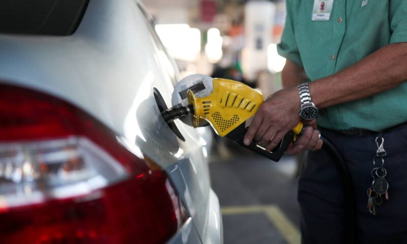 Segunda maior refinaria do país reduz preço da gasolina em 11,3%