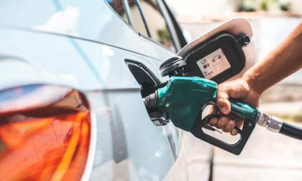 Gasolina, etanol e diesel caem de novo: veja onde abastecer ficou mais