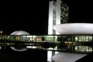 Senado aprova PLP dos combustíveis com travas para gasto público, que