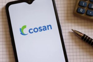 Fitch tira Cosan (CSAN3) de observação negativa, mas mantém alerta par
