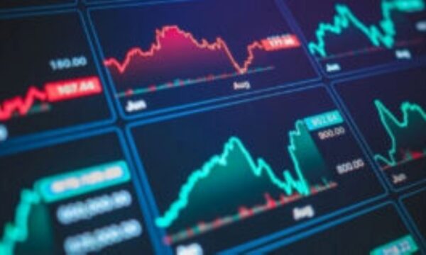 Day trade: Compre Klabin (KLBN11) e venda Rumo (RAIL3) para ganhar até