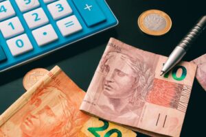 EUA alongaram a dívida: Por que o Brasil ainda paga caro para rolar se