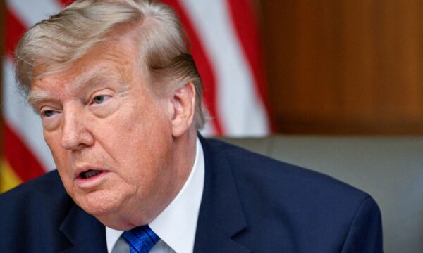 Trump deve se reunir com refinarias e varejistas de combustível na pró
