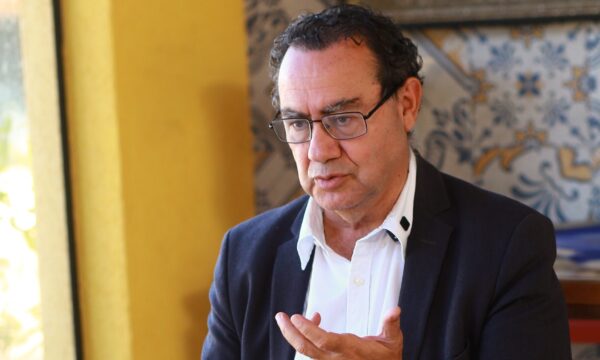 Crise na propaganda eleitoral? Depois de Flávio Bolsonaro, Caiado e Augusto Cury anunciam troca de marqueteiros