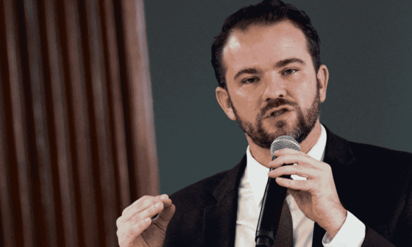 Juros pagos pelo Tesouro são muito altos e tema precisa ser solucionado, diz Durigan