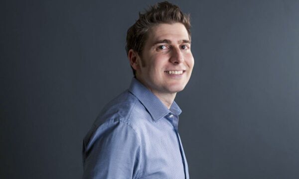 Maior bilionário do Brasil, Eduardo Saverin trabalhou apenas um ano no