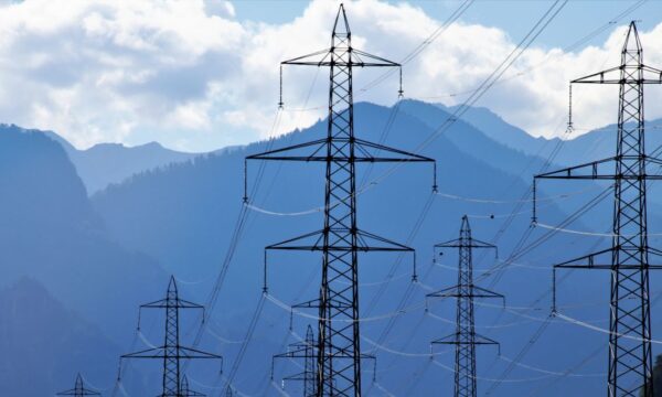 Faltou energia? Por que CPFL (CPFE3) figura entre as maiores quedas do Ibovespa hoje