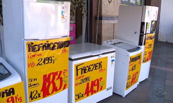 Preços com ou sem imposto: reforma tributária deixou dúvida sobre como anunciar valor de produtos
