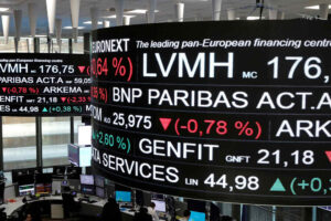Bolsas da Europa fecham em alta com expectativa de negociações entre E