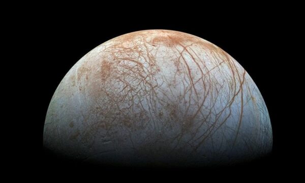 Busca por vida em Europa pode ser mais difícil do que cientistas imaginavam