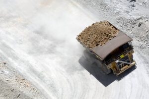 Demanda por inteligência artificial leva preços do cobre a recordes históricos