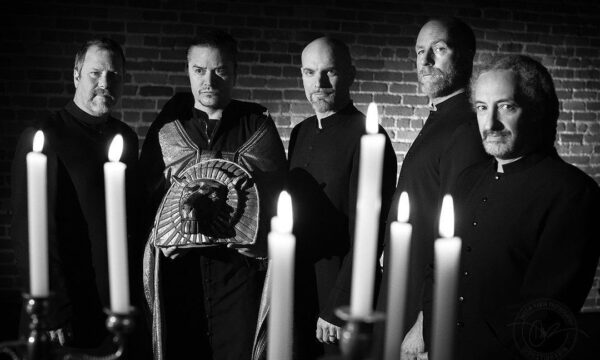 Conheça Faith No More, banda que se apresenta com System Of A Down no