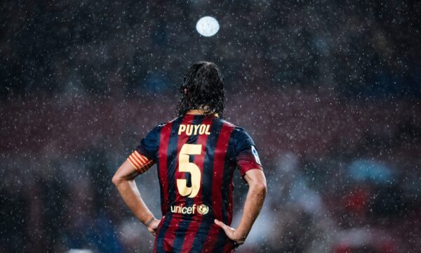 Ex-capitão do Barcelona e campeão do mundo, Puyol ensina a lição que vale mais que talento