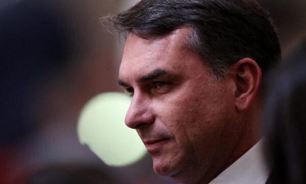 Indexa Pesquisas: 45% acham que Flávio Bolsonaro poderia cortar benefícios sociais se eleito
