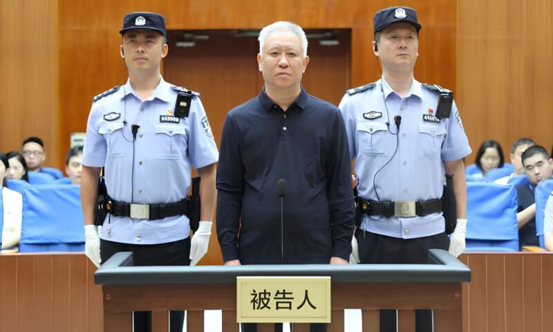 Pivô de crise no setor imobiliário, fundador da Evergrande é condenado