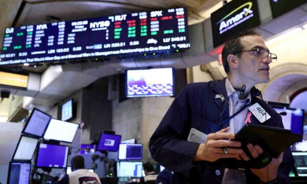 Wall Street fecha sem direção única com novo cerco econômico contra o