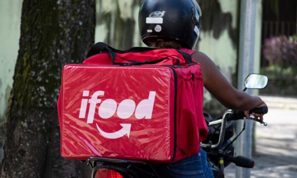 Banco do Brasil anuncia parceria com iFood para ampliar financiamentos no Move Brasil Motos