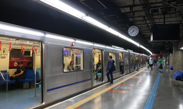 Metrô de São Paulo aposenta de vez bilhete magnético após mais de 50 anos