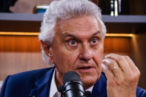 ‘Flávio não entende do assunto’, afirma Caiado ao disputar eleitorado