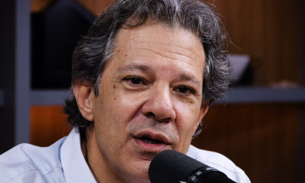Haddad relata abordagem policial ‘fora do padrão’ e perseguição a motorista após evento