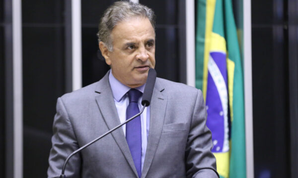 Aécio retoma conversas para disputa ao Senado de Minas Gerais após apelo de PDT e PSDB