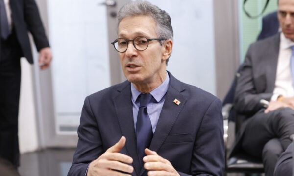 Zema diz que pretende fatiar Petrobras e BB para viabilizar privatização
