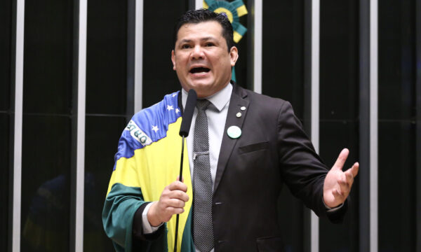 Primeira Turma do STF torna deputado federal Gilvan da Federal réu por