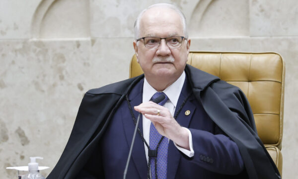 É natural que decisões do STF com repercussão social sejam debatidas e contestadas, diz Fachin