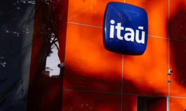 Itaú (ITUB4), Petrobras (PETR4), balanços e outros destaques desta seg