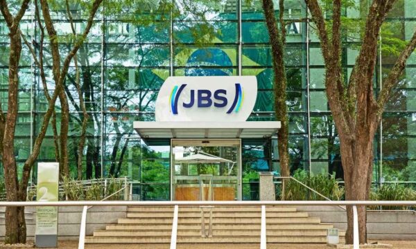 JBS (JBSS32) mira controle total da Pilgrim’s Pride e sobe em NY; o que dizem Safra e BofA