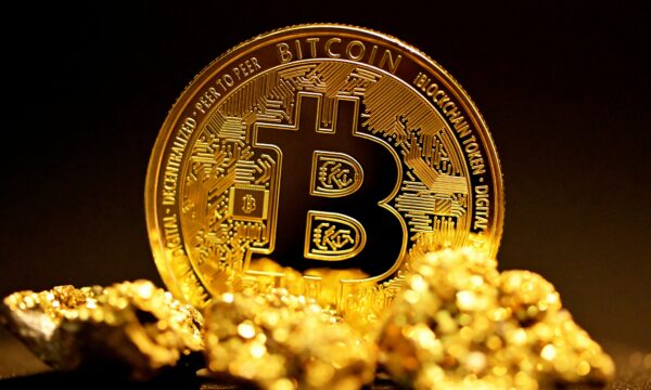 O que explica o bitcoin subir US$ 15 mil por unidade em 3 dias?