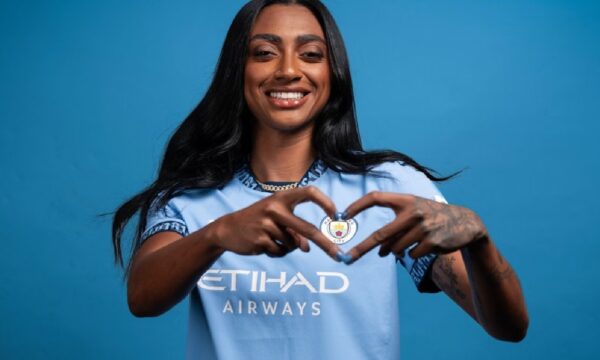 Como a contratação de uma brasileira pelo Barcelona mostra o momento ‘mágico’ do futebol feminino