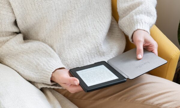 ‘Encha Seu Kindle’: 20 livros clássicos em promoção na Amazon hoje