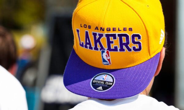 NBA: Quem são os ricaços que pagaram US$ 12,5 bilhões pelo Los Angeles