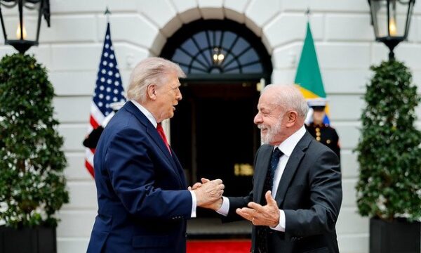 Trump elogia Lula e deixa portas abertas para conversa ‘a qualquer mom