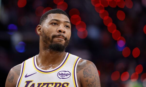 Lakers negociam venda por US$ 12 bilhões, equivalente a 12 Flamengos