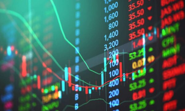 Sem ajuste fiscal, juros podem disparar e Ibovespa cair para até 116 mil pontos; como proteger a carteira?