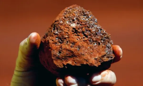 Minério de ferro sobe com preocupações sobre demanda da China e espera