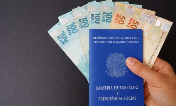 Sem folga no orçamento, 47% dos trabalhadores buscam bicos ou crédito